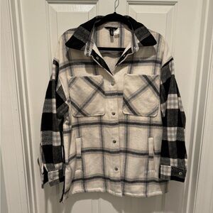 H&M Divided Black & Ivory Plaid Cozy Shacket Size S